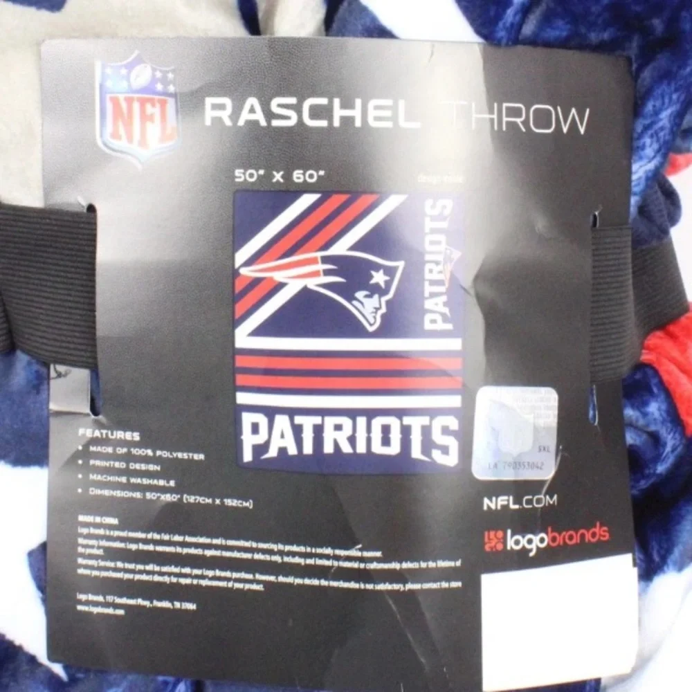 NEW [Logo Brands] New England Patriots NFL 50 x 60'' Plush Raschel Throw Blanket - Picture 4 of 5